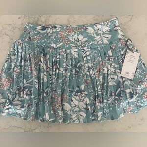 New Laura Ashley Golf Tennis Skort Skirt Medium Pleated Stretch UPF 50 Floral